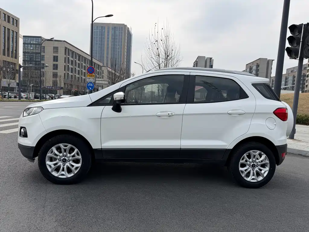 EcoSport 1.5 L Auto Distinguished