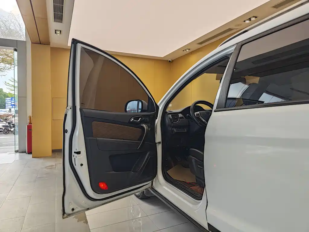 Bisu M3 1.5 L Luxury
