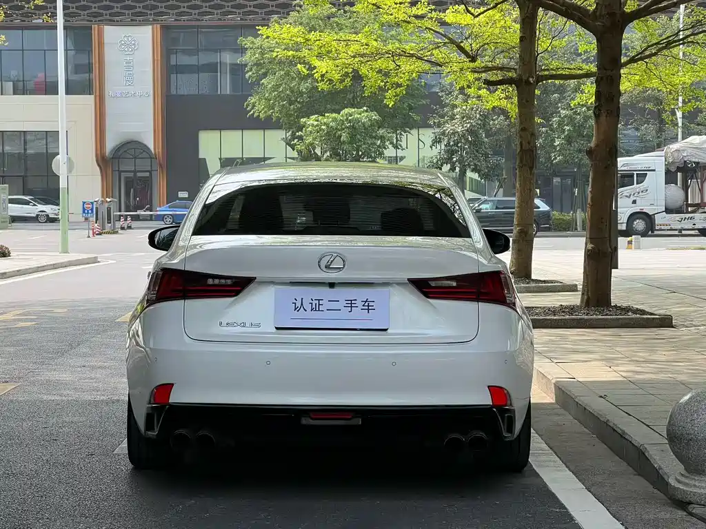 Lexus IS 200 t F SPORT