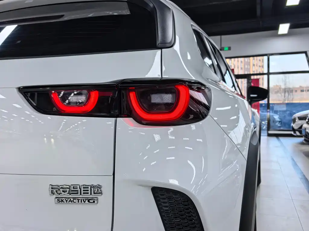 Mazda CX-50 2.0 L