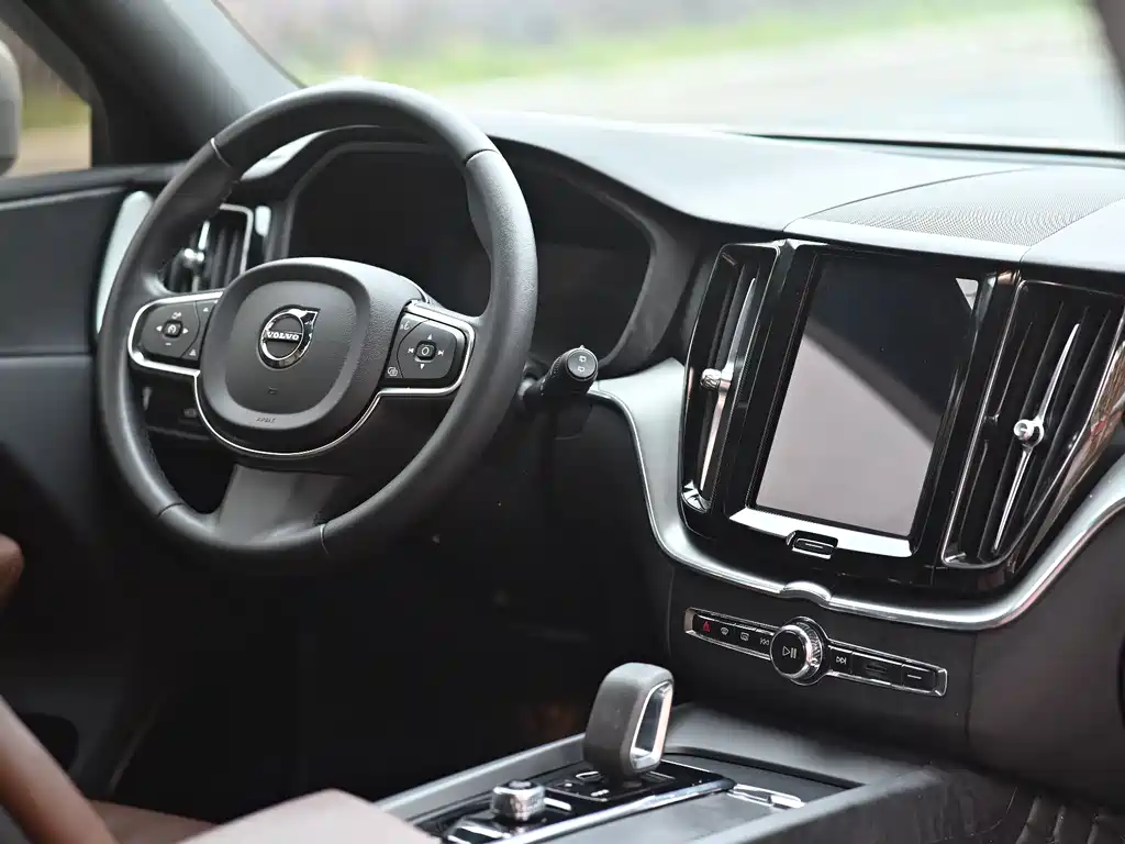 Volvo XC60 B5 4 WD Smart Ease Luxury