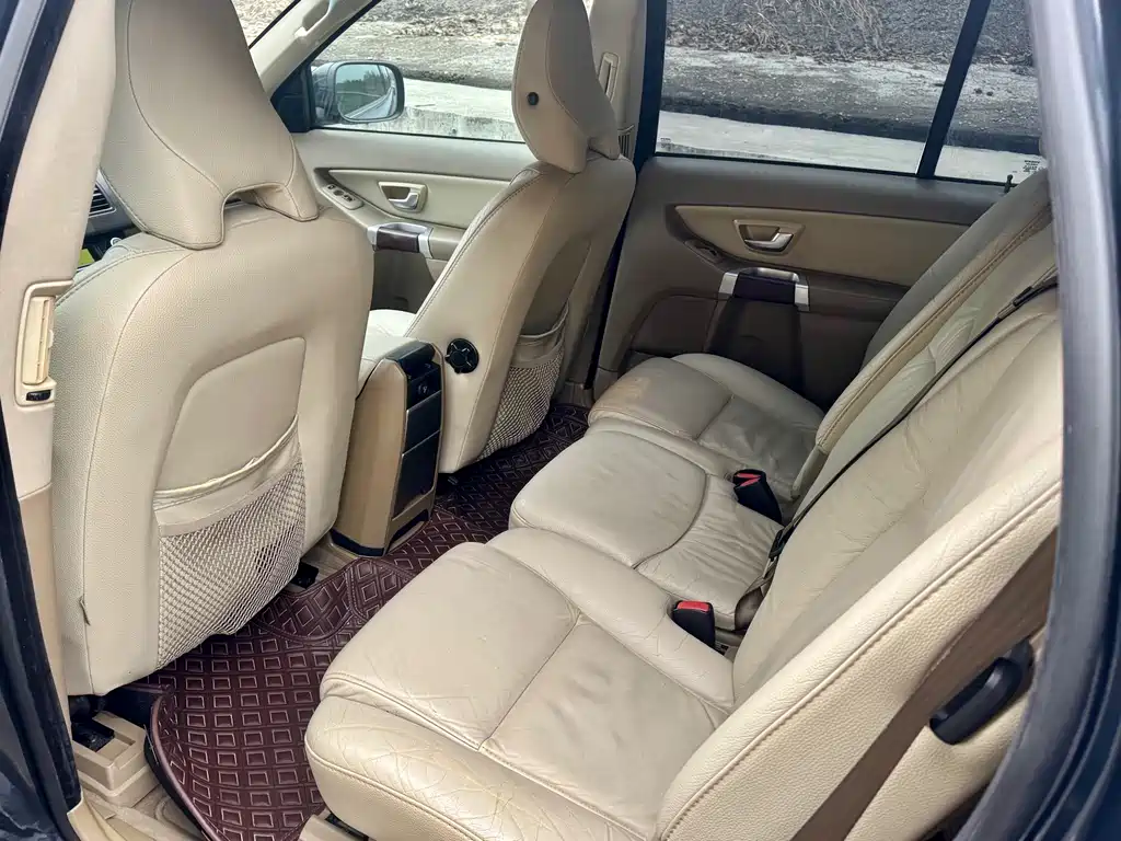 Volvo XC90 沃尔沃XC90 2011款 2.5 T AWD