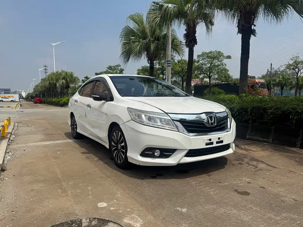 Crider 1.8 L Auto Luxury