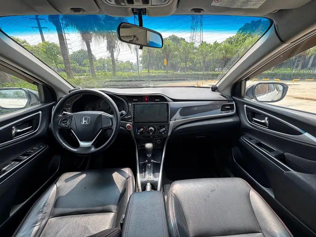 Crider 1.8 L Auto Luxury