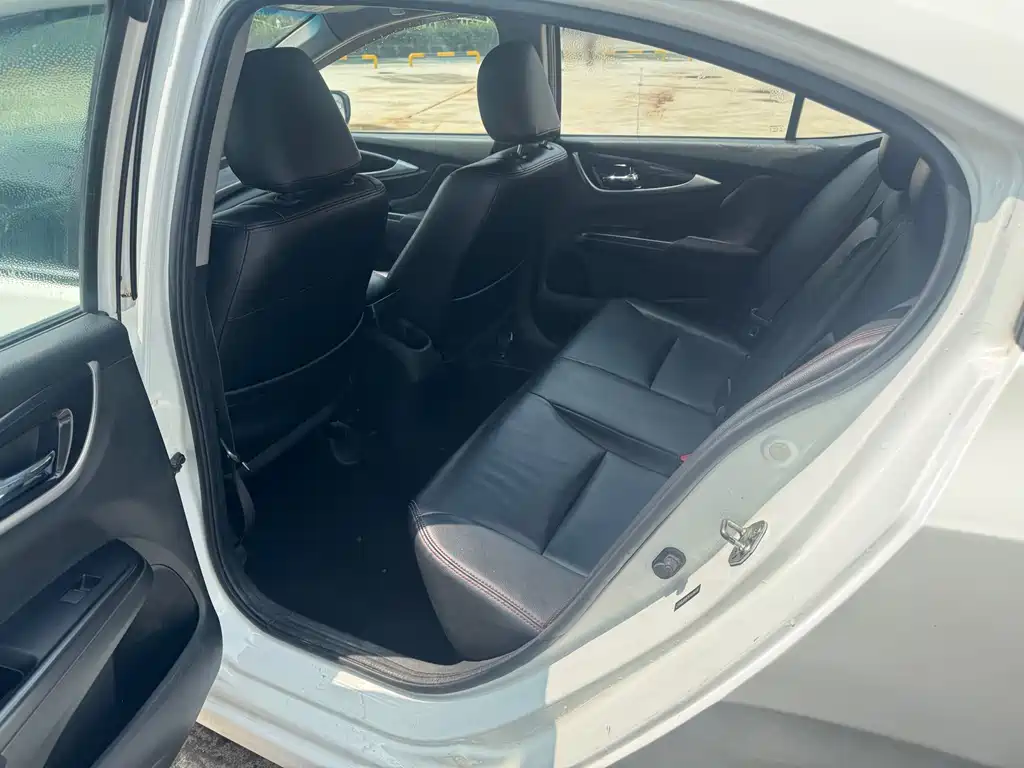 Crider 1.8 L Auto Luxury