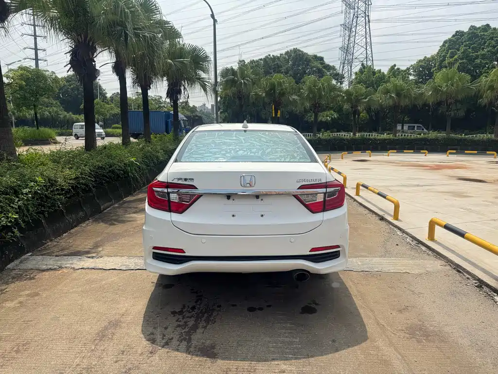 Crider 1.8 L Auto Luxury