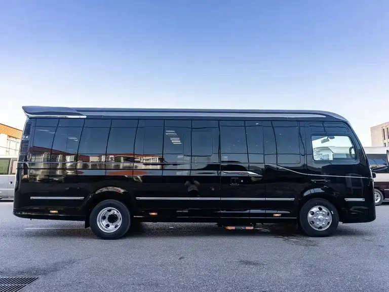 Hongqi Jinkuihua Guoyue 3.0 T Flagship 17-seat
