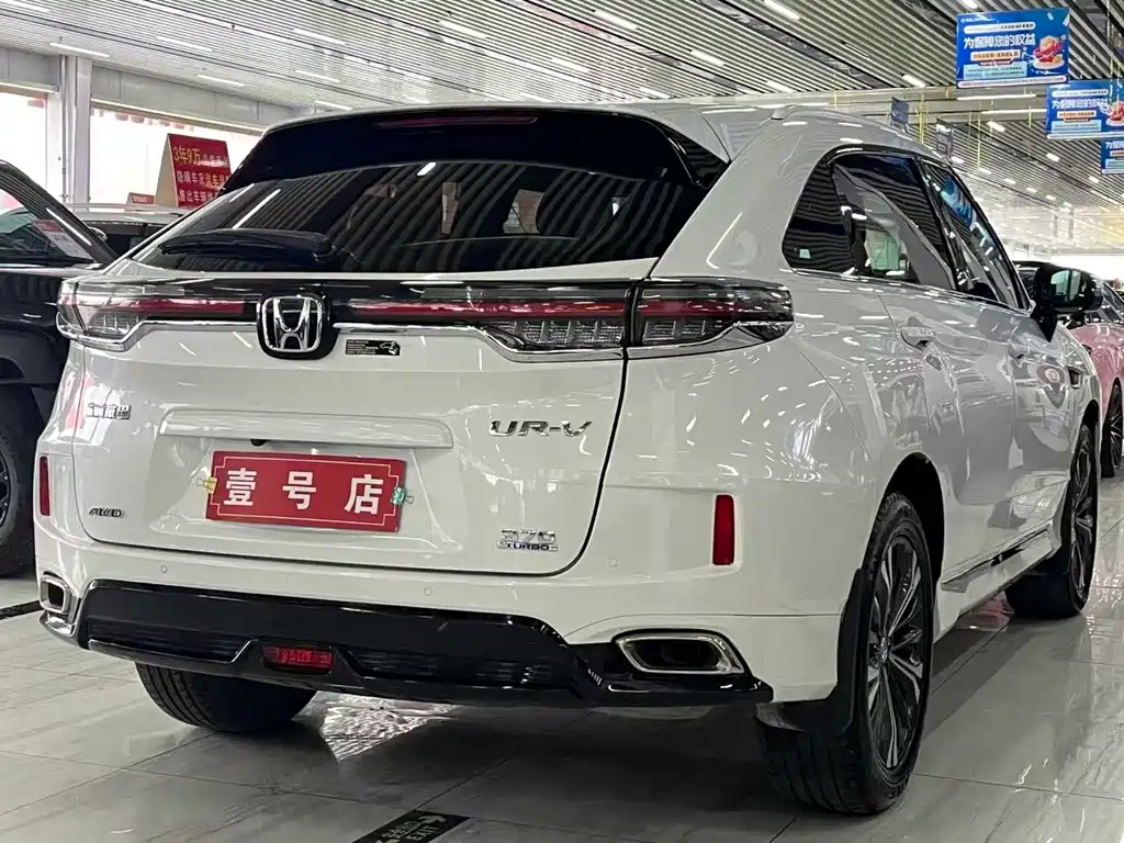 Honda UR-V 370 TURBO 4 WD Premium