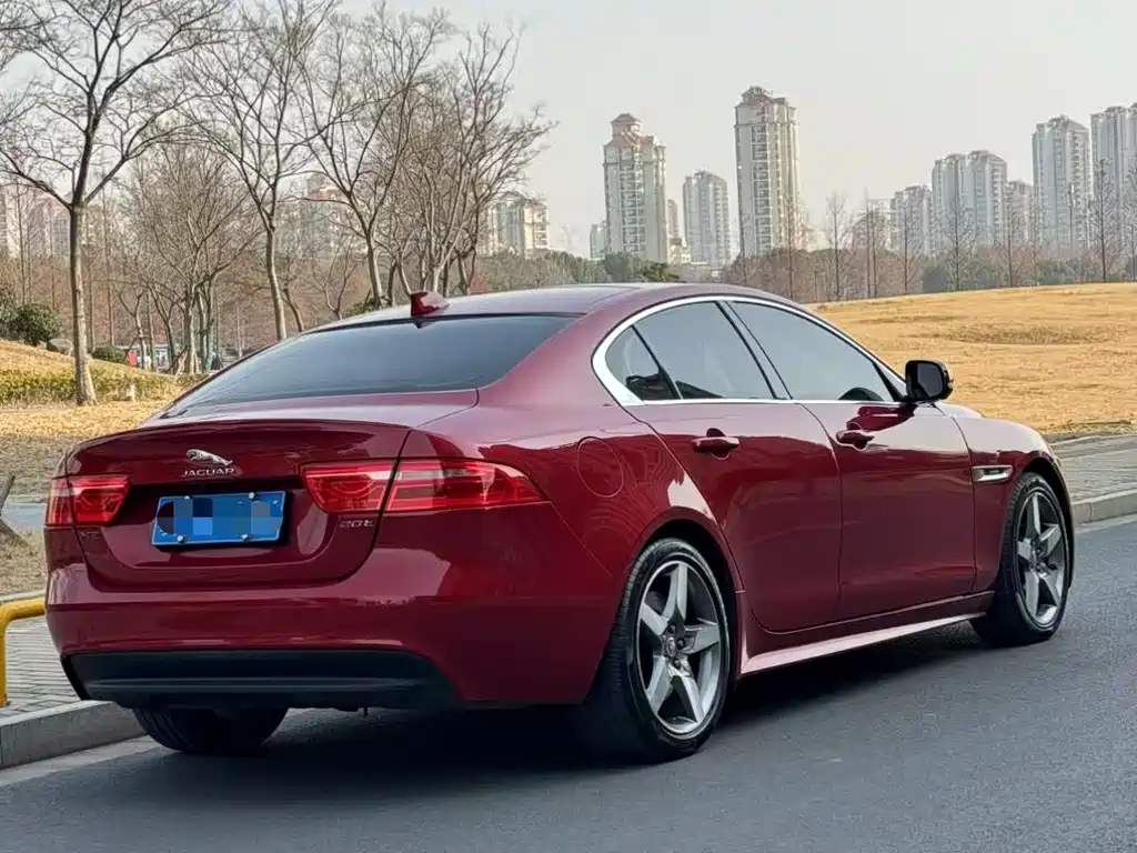 Jaguar XE 2.0 T 200 PS R-Sport