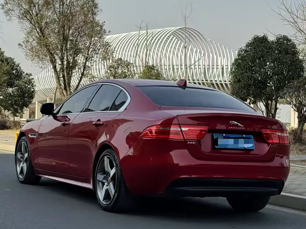 Jaguar XE 2.0 T 200 PS R-Sport