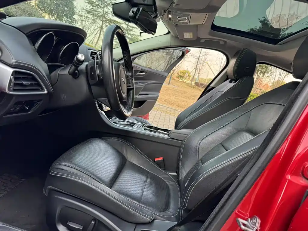 Jaguar XE 2.0 T 200 PS R-Sport