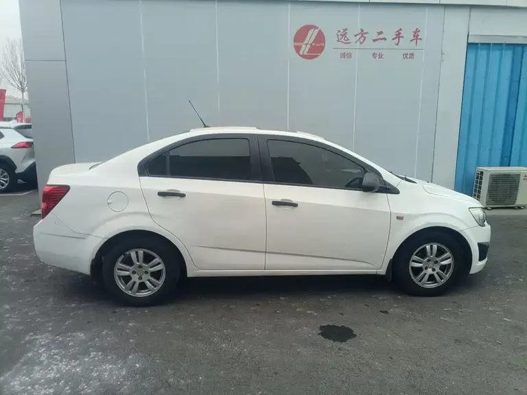 Chevrolet Aveo Sedan 1.4 L AT Sunroof