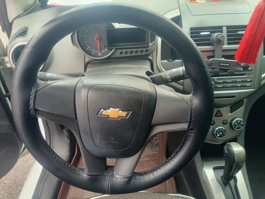 Aveo Sedan 1.4 L AT Sunroof