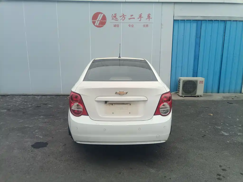 Aveo Sedan 1.4 L AT Sunroof