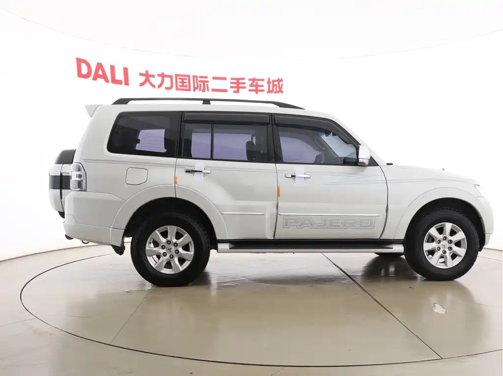 Pajero (Import) 帕杰罗进口 2020款 3.0 L 自动豪华越野版