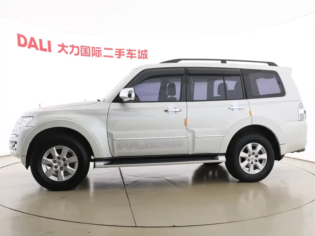 Pajero (Import) 帕杰罗进口 2020款 3.0 L 自动豪华越野版