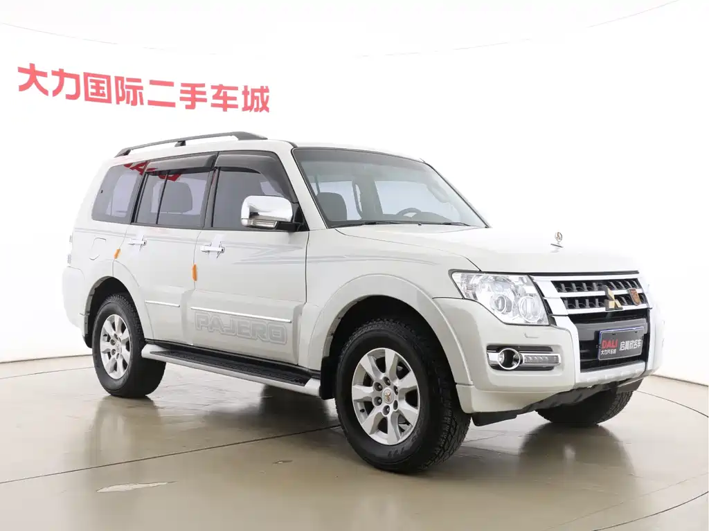 Pajero (Import) 帕杰罗进口 2020款 3.0 L 自动豪华越野版