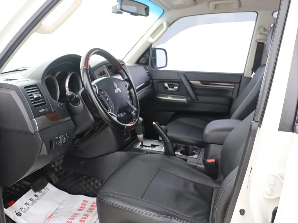Pajero (Import) 帕杰罗进口 2020款 3.0 L 自动豪华越野版