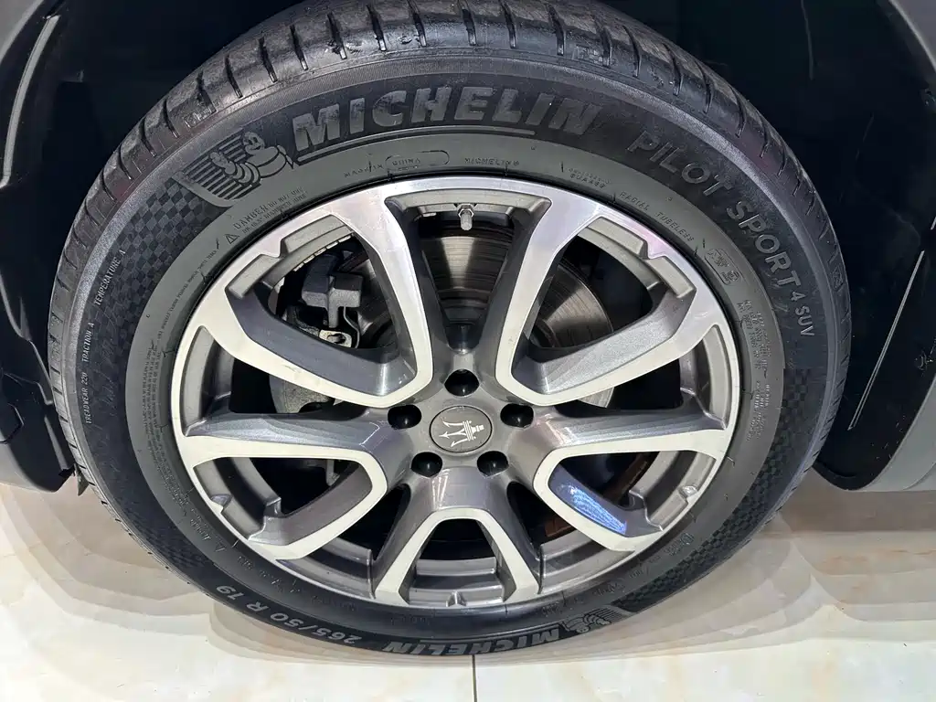 Levante 3.0 T Standard