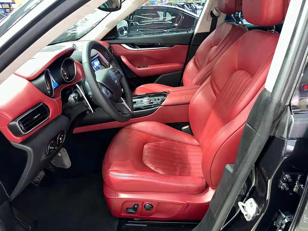 Levante 3.0 T Standard