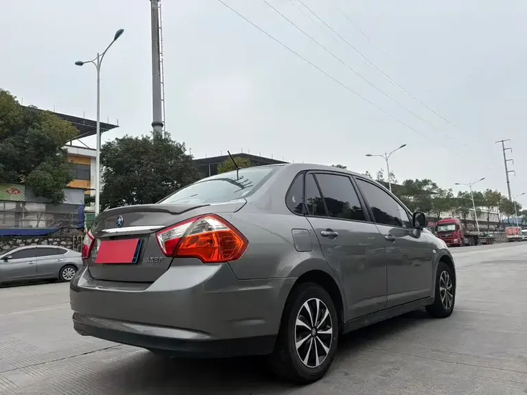 Venucia D50 1.6 L Manual Fashion