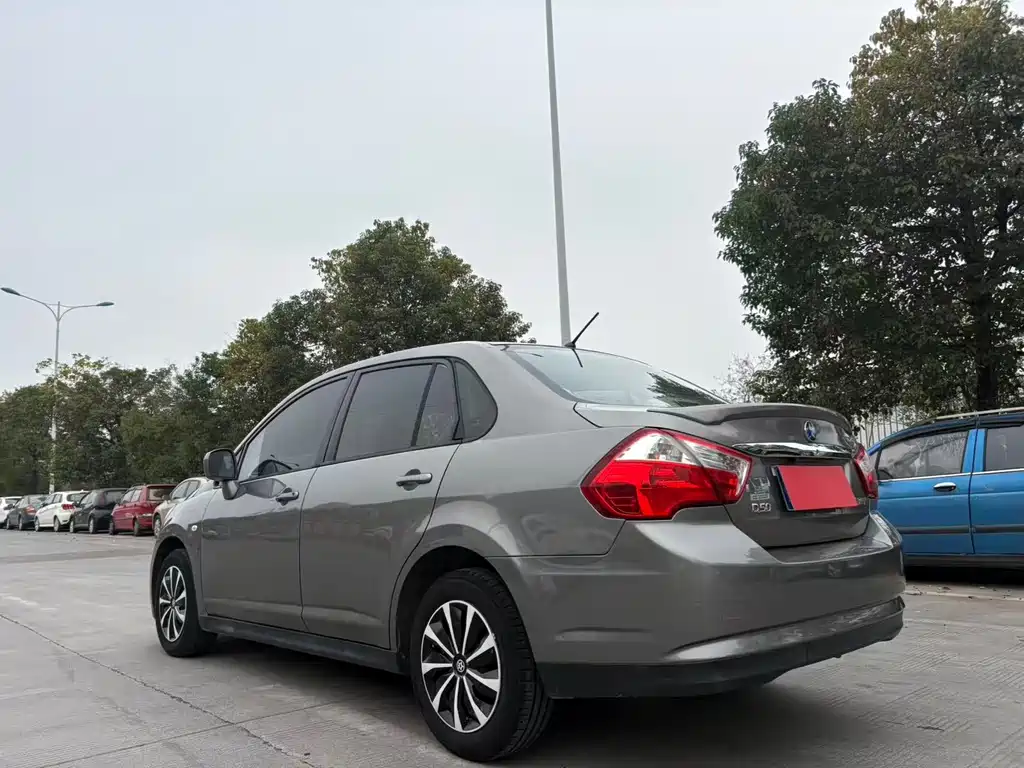 Venucia D50 1.6 L Manual Fashion
