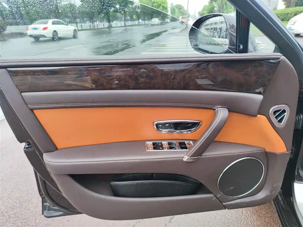 Flying Spur 4.0 T V8 Distinguished