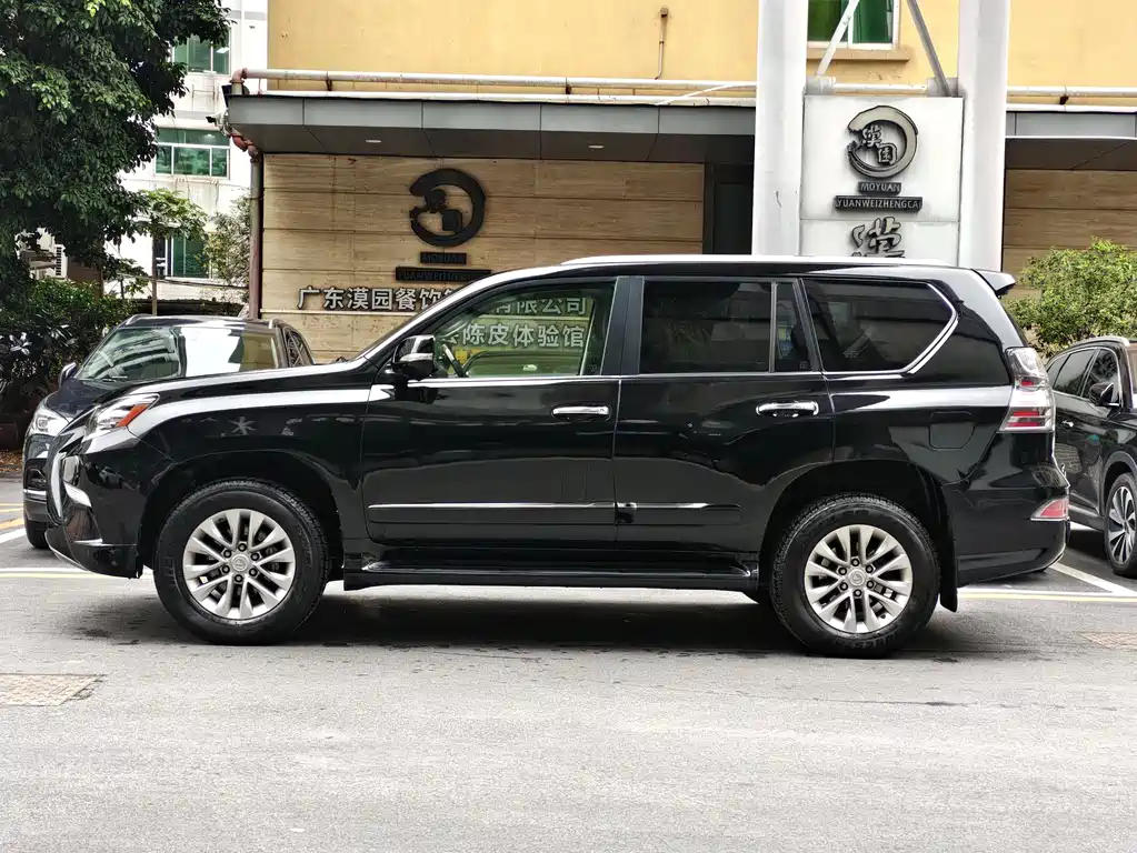 Lexus GX 400 Distinguished