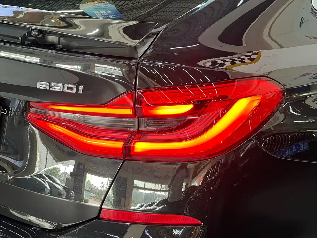 BMW 6 Series GT 630 i Luxury Design Package