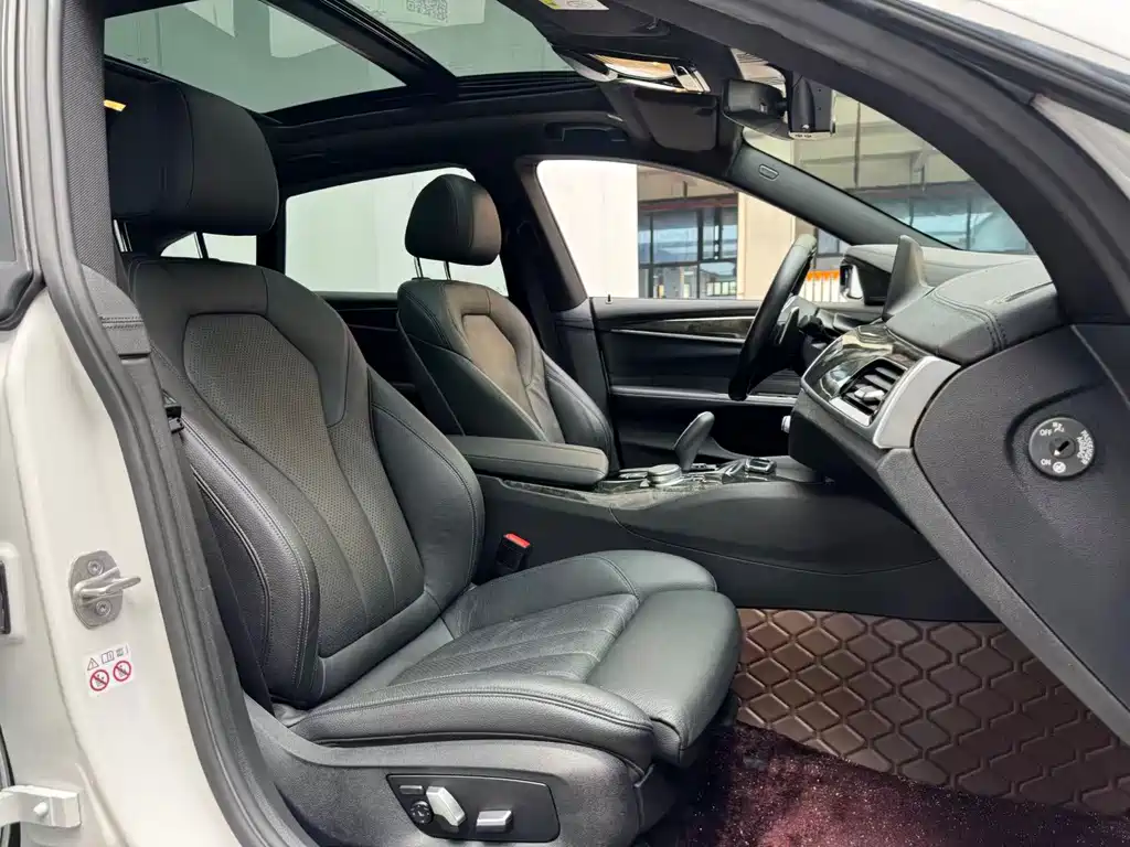BMW 6 Series GT 630 i M Sport Package