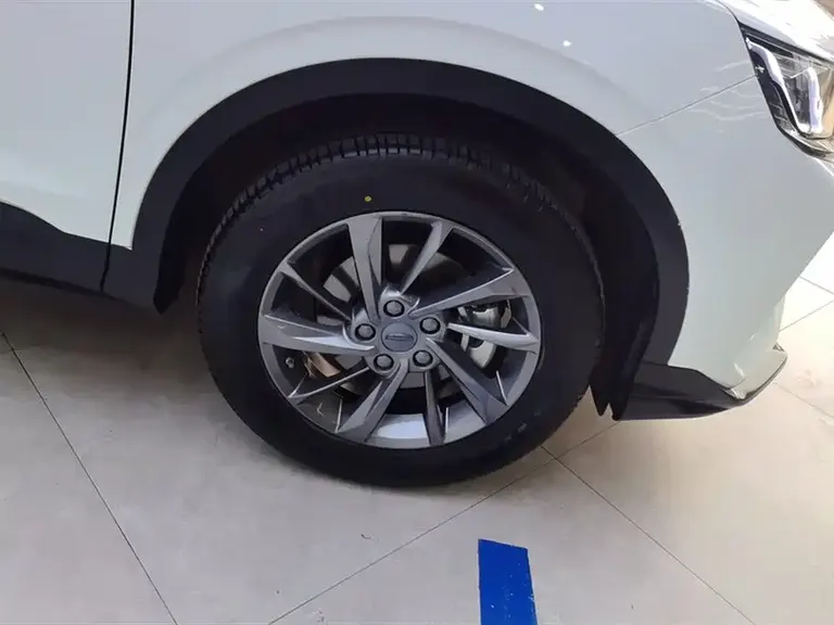 Geely Binyue 1.5 T DCT Dragon Rise