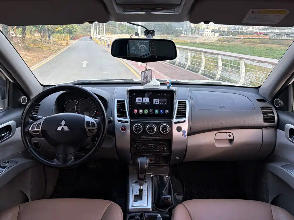 Pajero Sport 3.0 L Auto 4 WD Executive