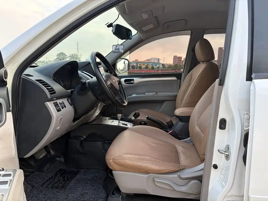 Pajero Sport 3.0 L Auto 4 WD Executive