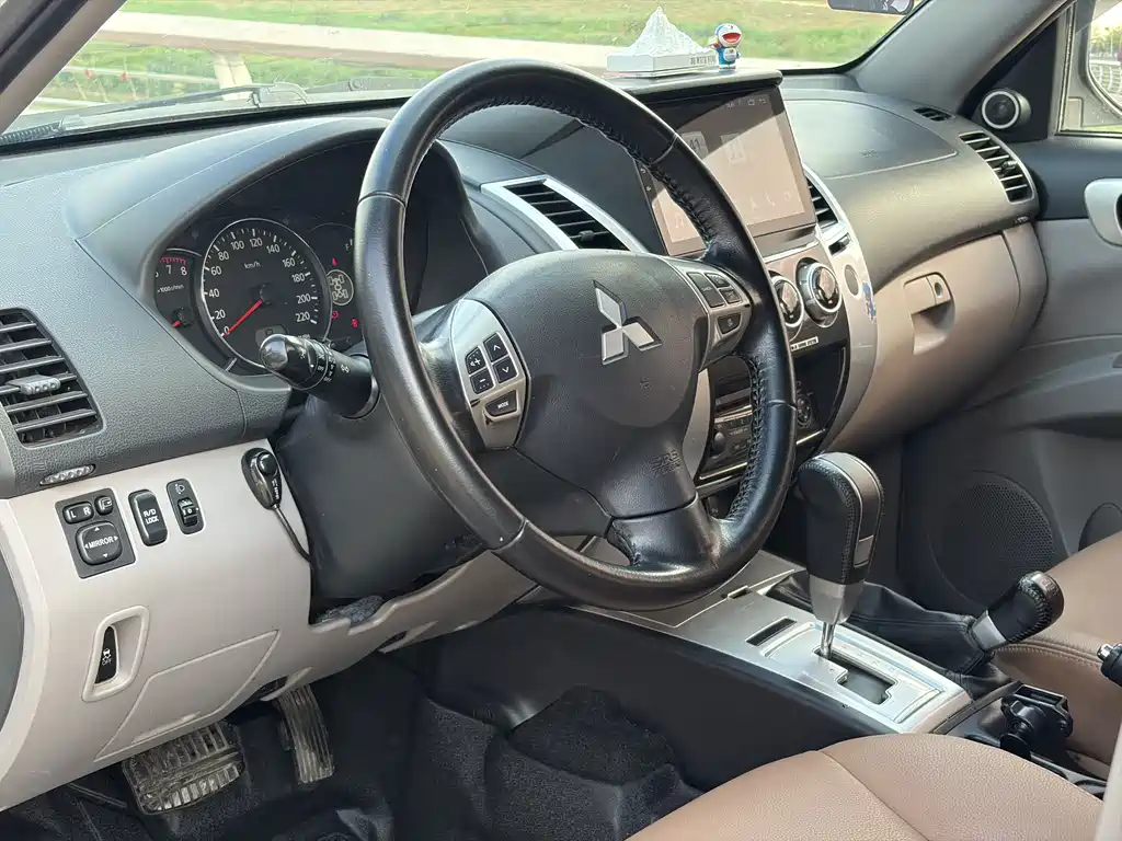 Pajero Sport 3.0 L Auto 4 WD Executive