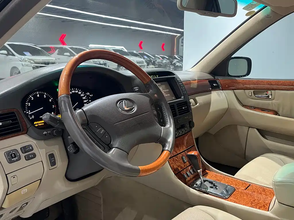 Lexus LS 430