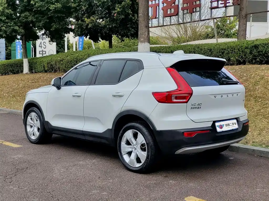 Volvo XC40 T4 4 WD Smart Travel Fashion
