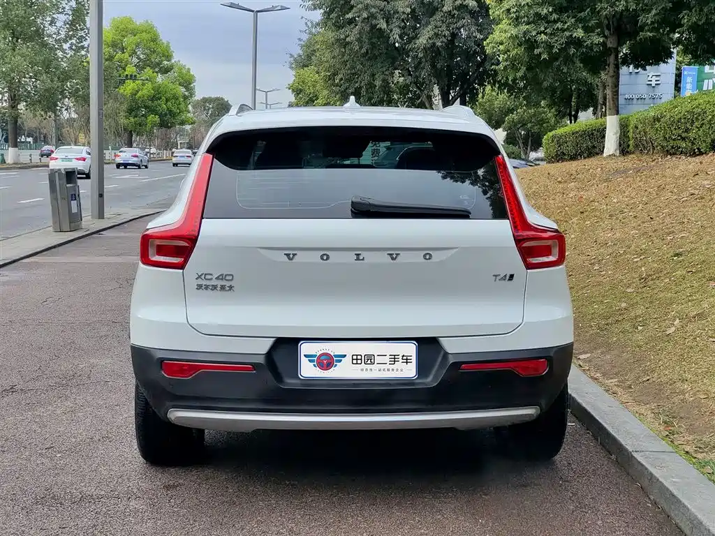 Volvo XC40 T4 4 WD Smart Travel Fashion