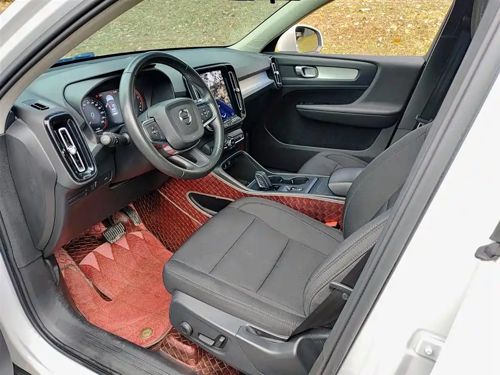 Volvo XC40 T4 4 WD Smart Travel Fashion