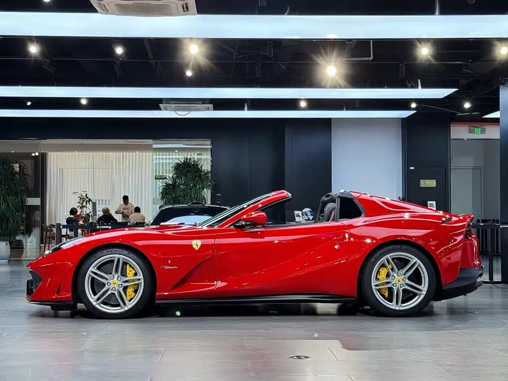 Ferrari 812 6.5 L GTS