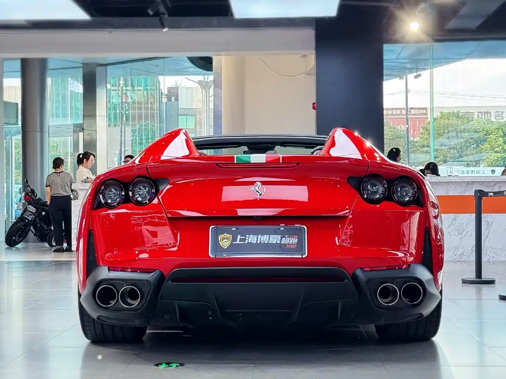 Ferrari 812 6.5 L GTS