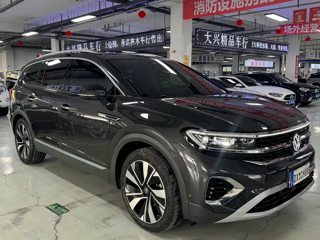 Talagon 380 TSI 4 WD Luxury Premium Realm Pro 6-seat