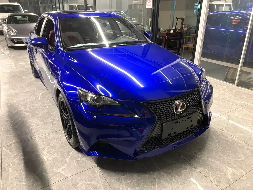 Lexus IS 200 t F SPORT