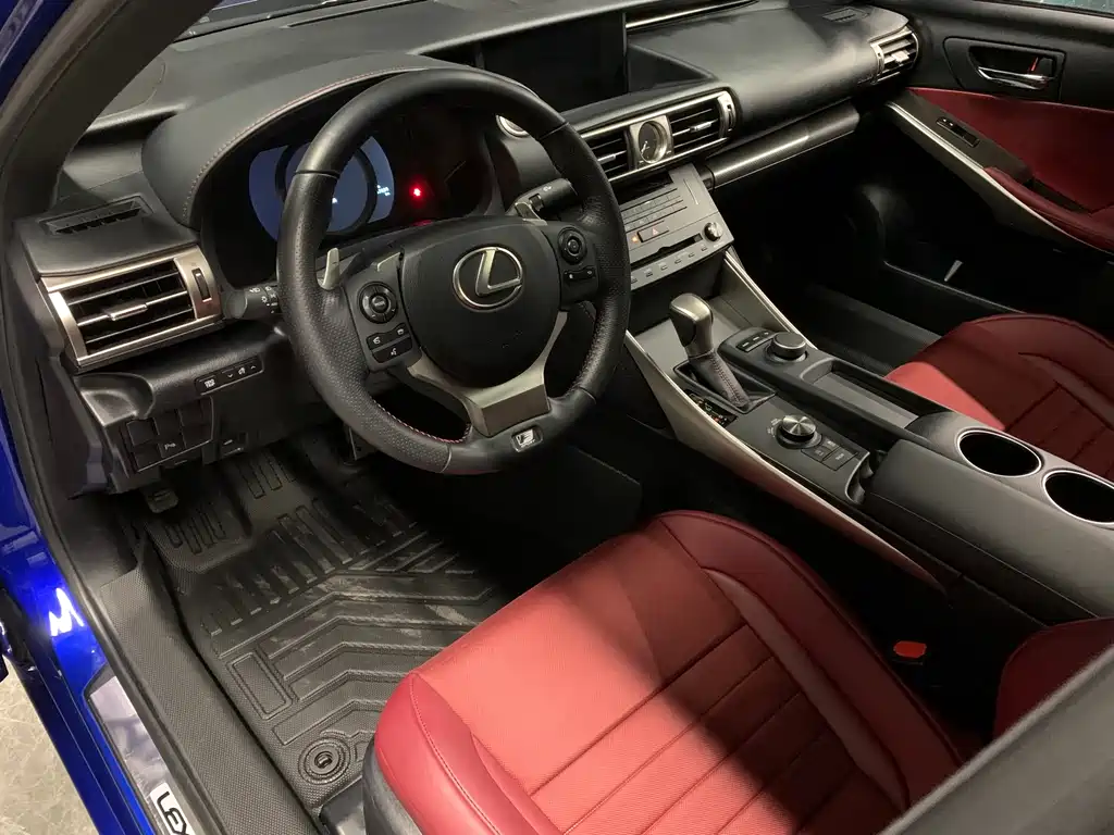 Lexus IS 200 t F SPORT