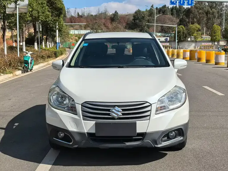 Suzuki S-Cross 1.6 L CVT 2 WD Progressive
