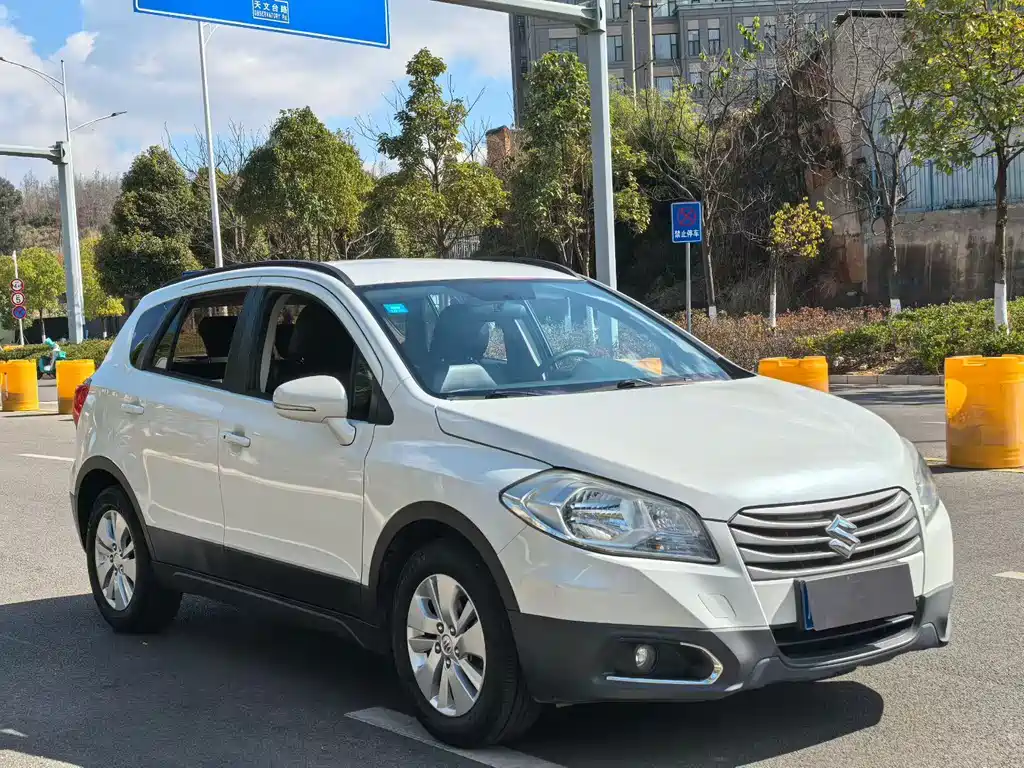 S-Cross 1.6 L CVT 2 WD Progressive