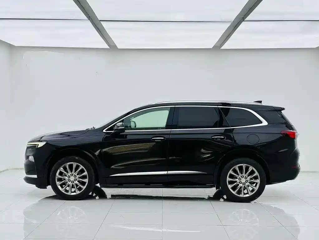 Enclave 28 T 4 WD Premium Flagship