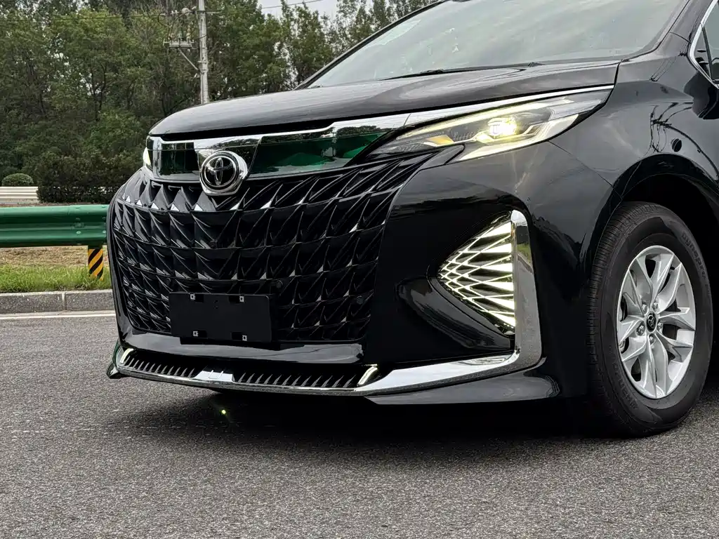 Granvia 2.5 L Hybrid Comfort