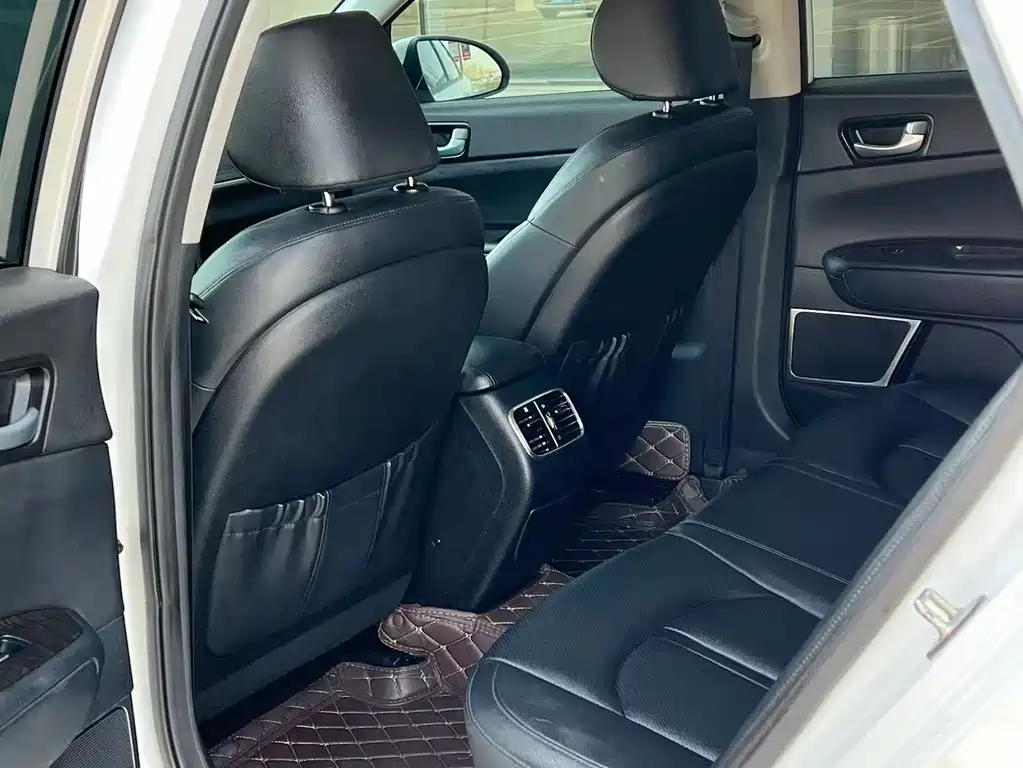 Kia K5 1.6 T Auto LUX