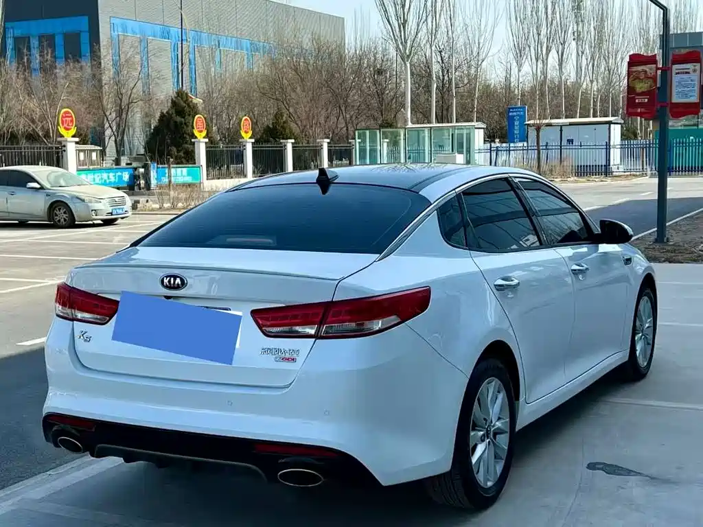 Kia K5 1.6 T Auto LUX