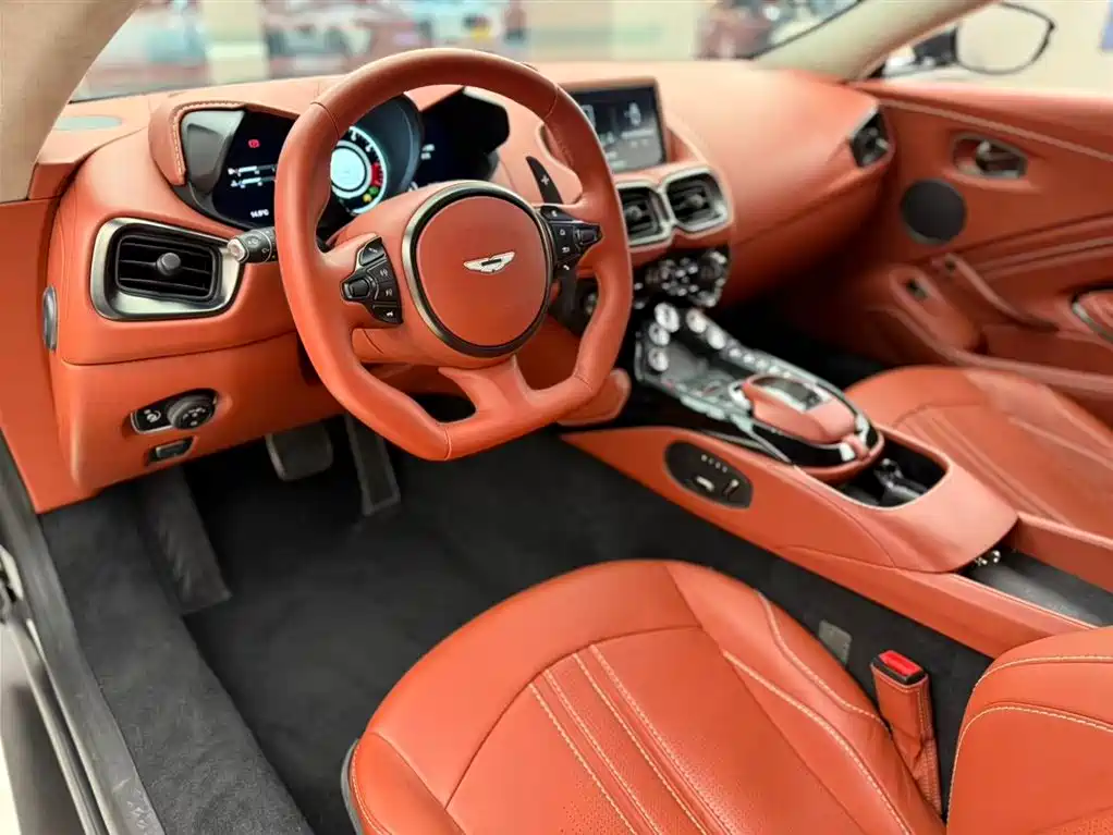 V8 Vantage 4.0 T V8 Coupe